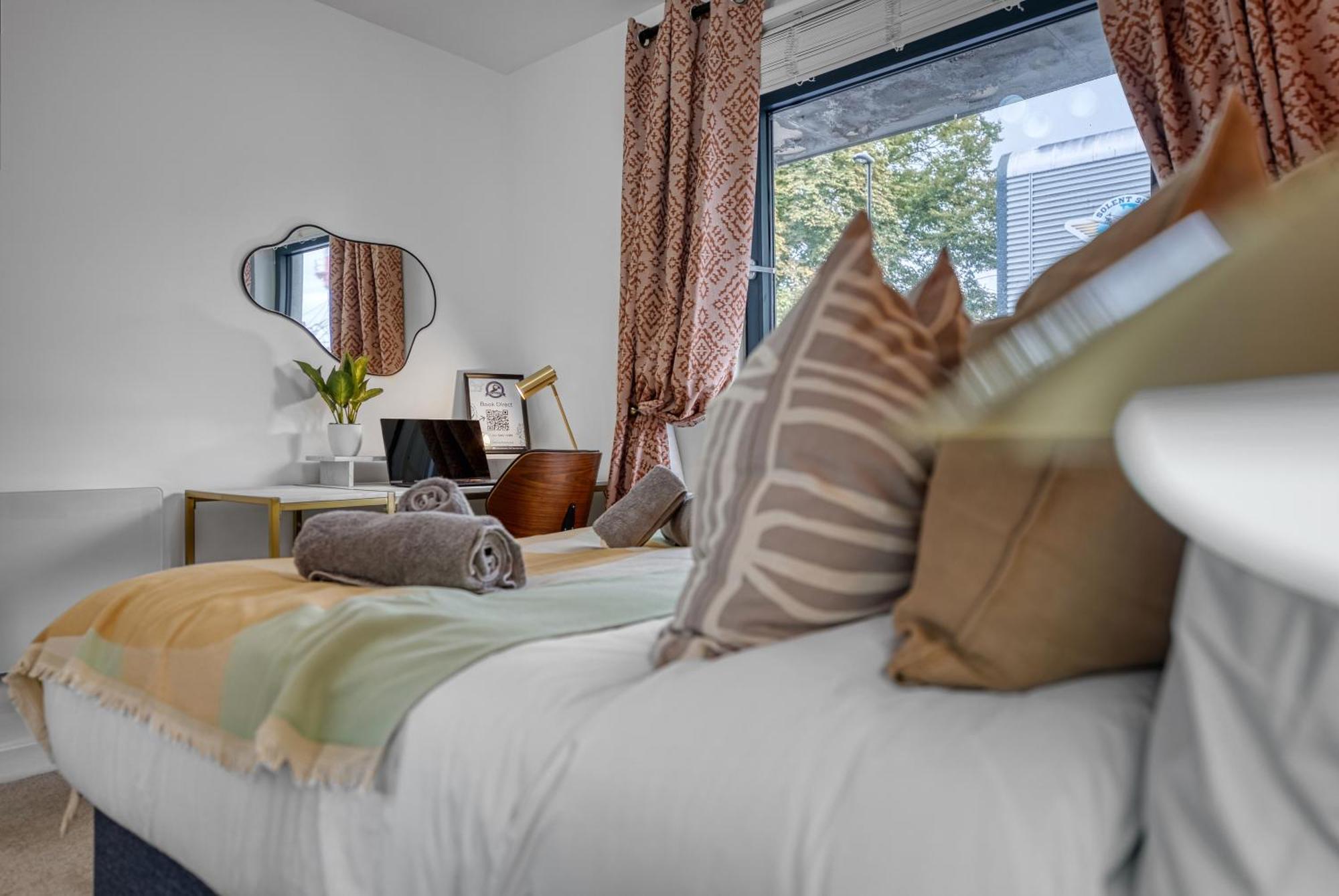 1 Bedroom Ocean Village Luxurious, Stylish & Cosy Apartment, Central Location In Southampton, Sleeps 4 - Summer Special Offer! - By Blue Puffin Stays Экстерьер фото