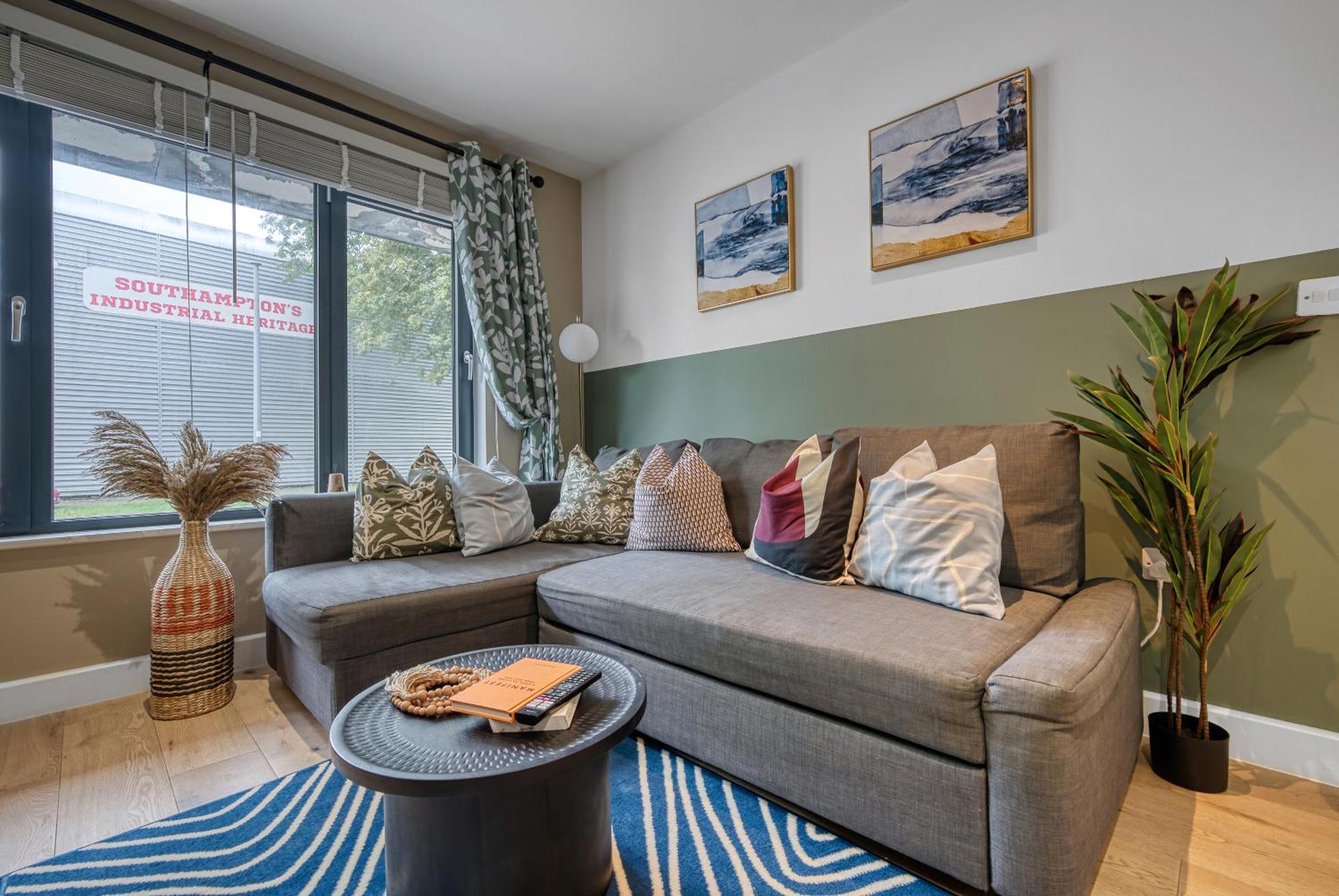 1 Bedroom Ocean Village Luxurious, Stylish & Cosy Apartment, Central Location In Southampton, Sleeps 4 - Summer Special Offer! - By Blue Puffin Stays Экстерьер фото