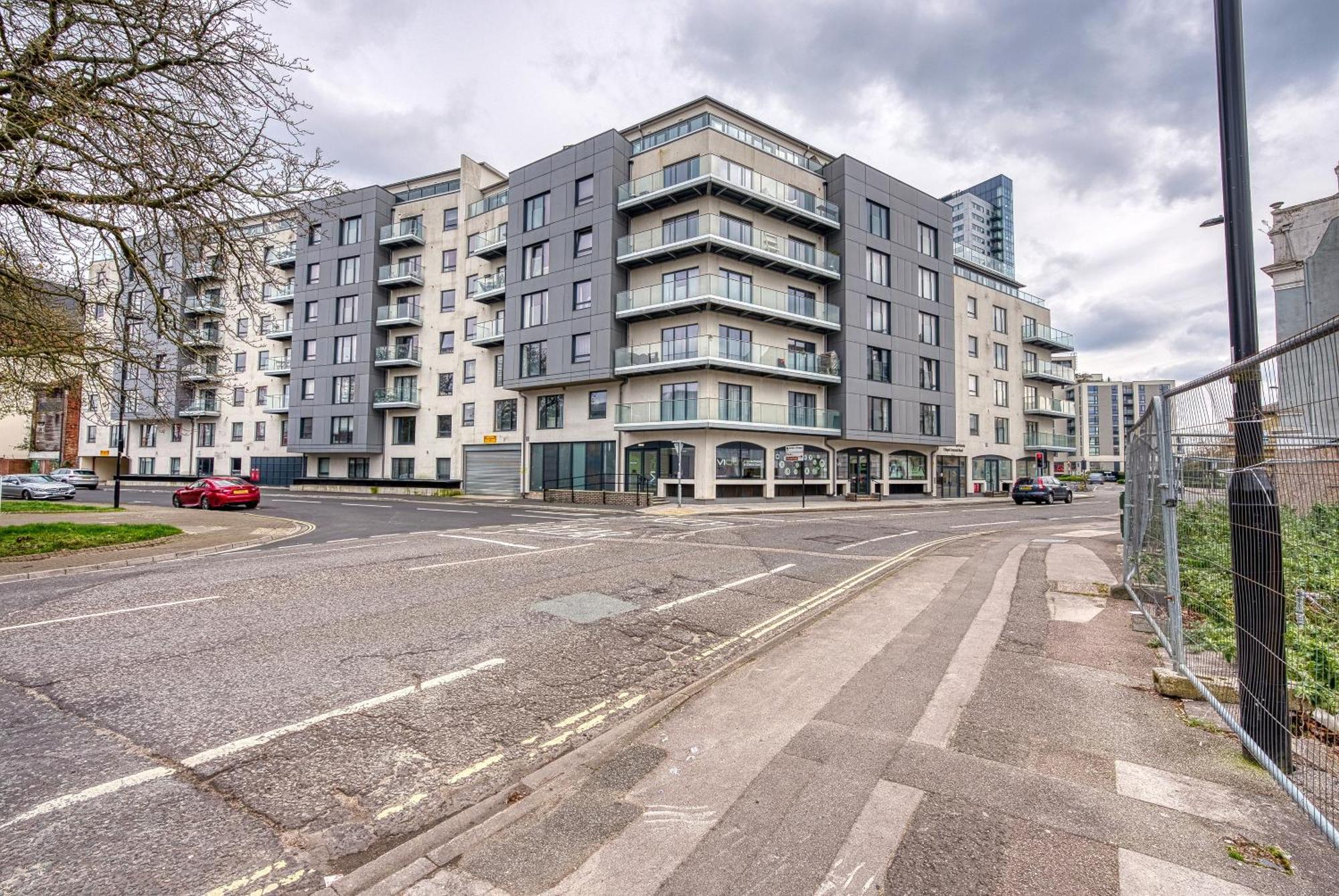 1 Bedroom Ocean Village Luxurious, Stylish & Cosy Apartment, Central Location In Southampton, Sleeps 4 - Summer Special Offer! - By Blue Puffin Stays Экстерьер фото